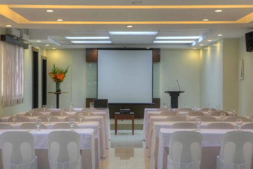 Kawasan bisnes dan/atau bilik persidangan di Fersal Hotel - P. Tuazon Cubao