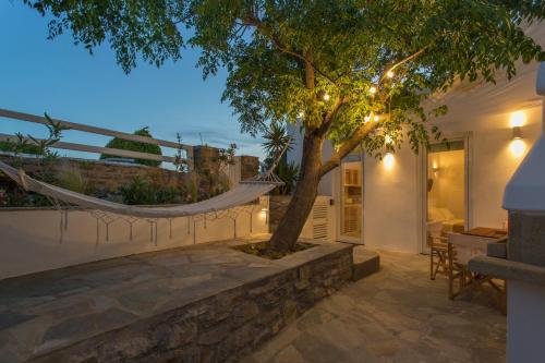 Satsi’s Cozy Casa-2 min from the beach&town