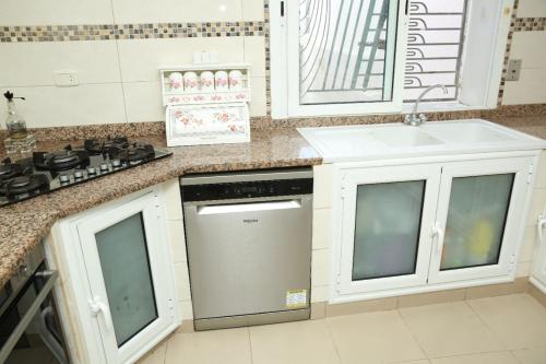 Η κουζίνα ή μικρή κουζίνα στο Villa Curubis Korba