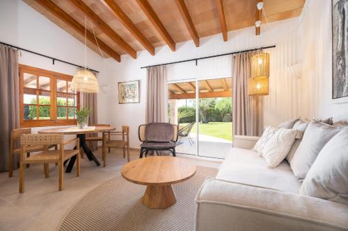 Villa Joana La font By SunVillas Mallorca
