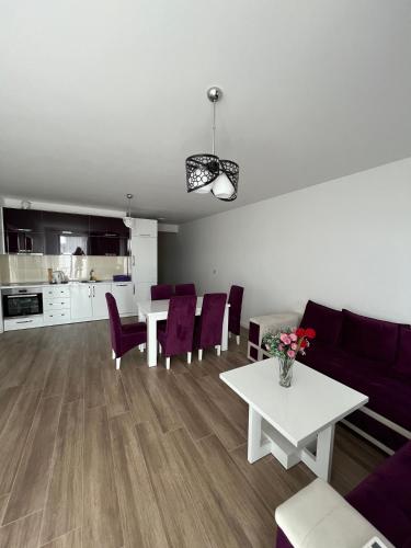 Kuchyň nebo kuchyňský kout v ubytování Apartments Meri