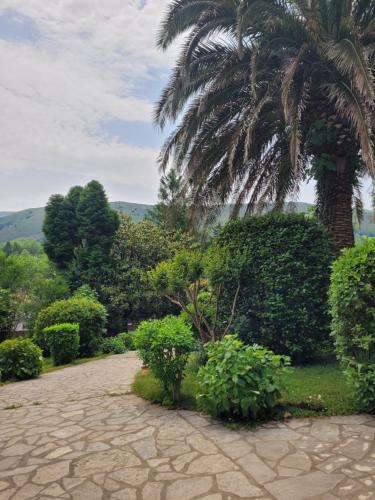 Photo de la galerie de l'établissement Bel appartement T4 dans maison basque, à Itxassou