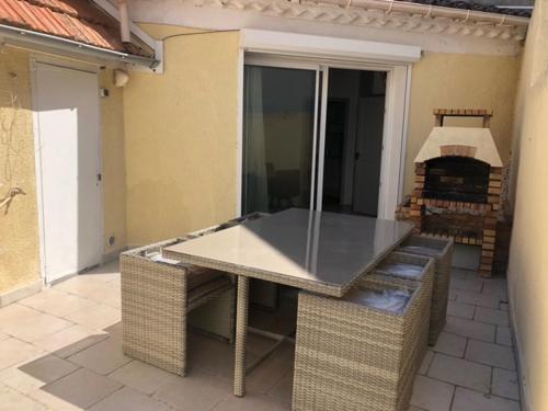 Maison de vacances à Marseillan au cœur du village, à quelques pas du port.