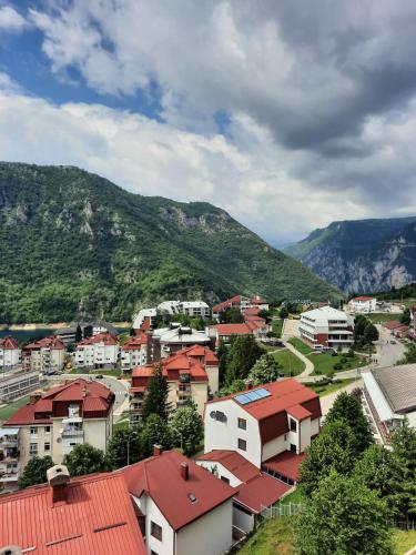 Nespecifikovaný výhled na hory nebo výhled na hory při pohledu z apartmánu