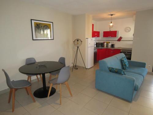 Bel appartement 2 pièces à Sète - Parking - 52m² - FR-1-472-169