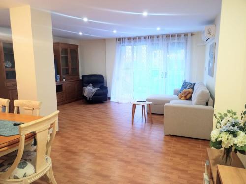 Posedenie v ubytovaní Precioso y gran apartamento en Cullera