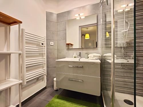 Le Cosy Meyerbeer by Booking Guys