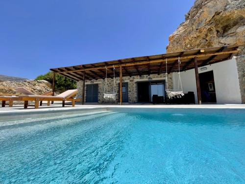 Πισίνα στο ή κοντά στο Ocean Bliss Villa, By Hellocrete