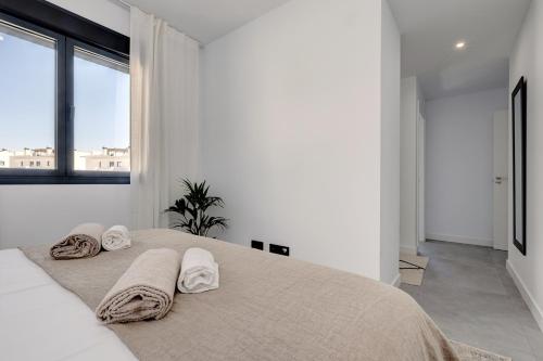 Brand New, Elegant Three Bed Apartment