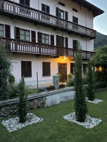 Gallery image of Dimora Fiorita Senior My Holiday Home in Varallo