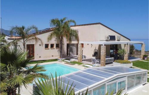 Awesome Home In Alcamo With 3 Bedrooms, Outdoor Swimming Pool And Swimming Pool