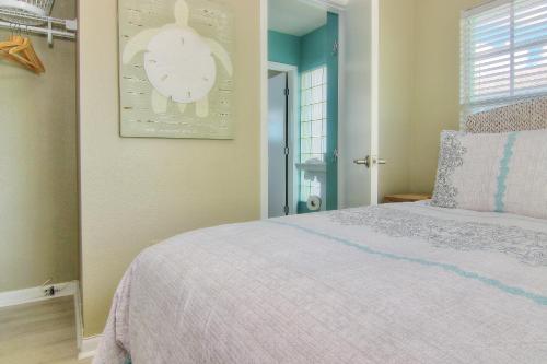 Key Lime Cottage tesisinde bir odada yatak veya yataklar