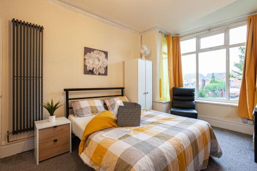 Llit o llits en una habitació de 6beds 4baths Sleeps 8-Elegance Leisure Stay, Horwich