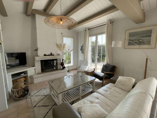 Photo de la galerie de l'établissement Maison 4 pièces avec terrasse, proche plage, calme et confortable - Noirmoutier-en-l'Île - FR-1-224B-167, à Noirmoutier-en-l'lle