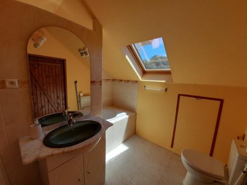 Koupelna v ubytování Appartement Archigny, 1 pièce, 2 personnes - FR-1-541-90