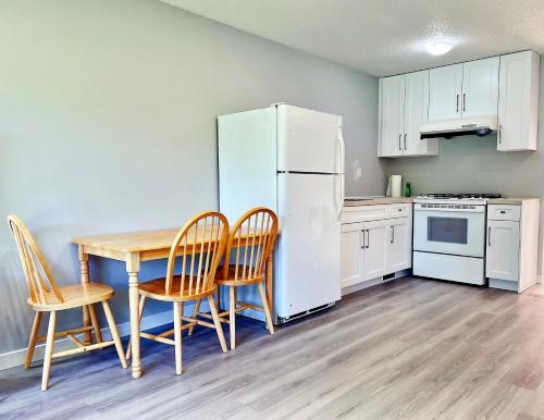 Cheerful 2-bdrm home/individual entrance/near YVR