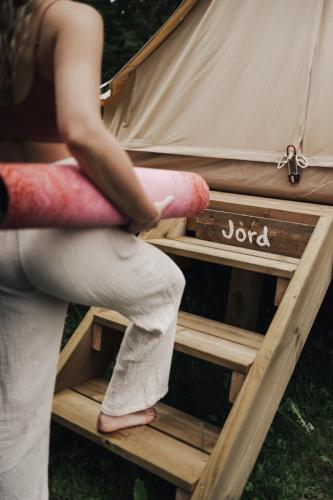 Gallery image of Falkeröd - Lyxig glamping i naturreservat ink frukost in Grebbestad