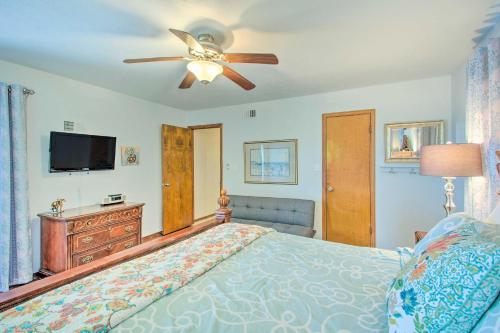 Cama o camas de una habitación en Sanders Island View Home Steps to Lake Texoma