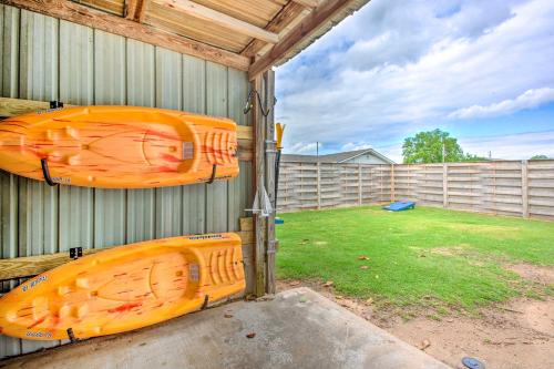 Imagen de la galería de Sanders Island View Home Steps to Lake Texoma, en Kingston