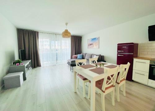 Kuchyňa alebo kuchynka v ubytovaní Villa Park by Baltic Home