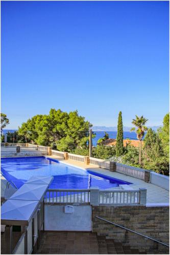 Apartamento con vistas y piscina en Salou!