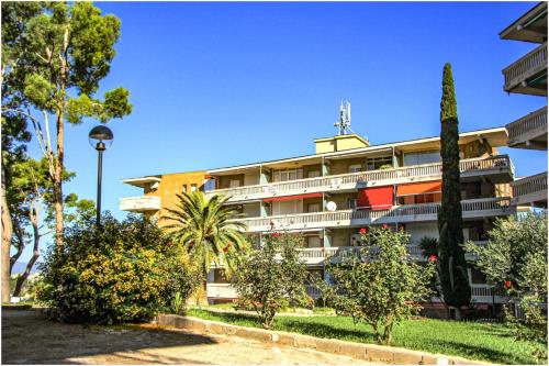 Apartamento con vistas y piscina en Salou!