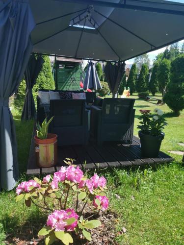 Taman di luar Apartamenty U Paliderki