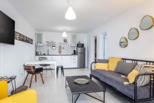"Las Olas" by Corralejobeach Apartments