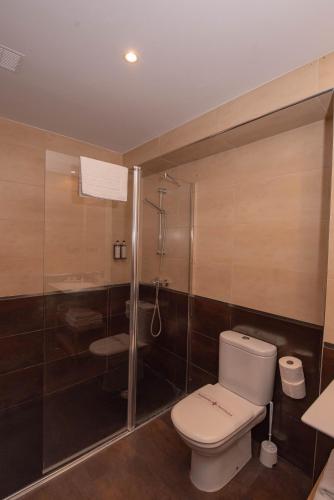 Bilik mandi di Hotel La Portilla