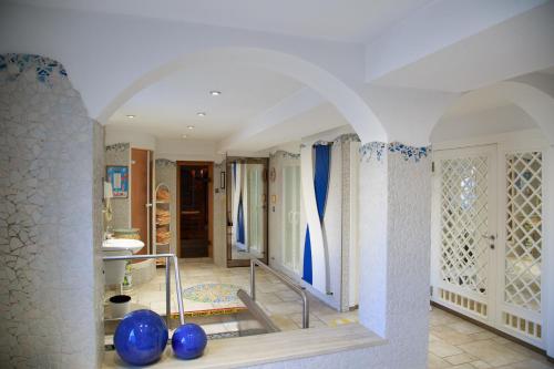 Foto dalla galleria di Hotel Cavallino Bianco - Weisses Roessl a San Candido