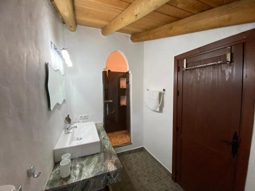 Imagen de la galería de Valle del Arroyo Casas Rurales - B&B - Solo adultos, en Cortelazor