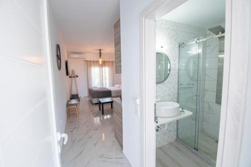 Nikiti Central Suites by Travel Pro Services - Nikiti Halkidiki