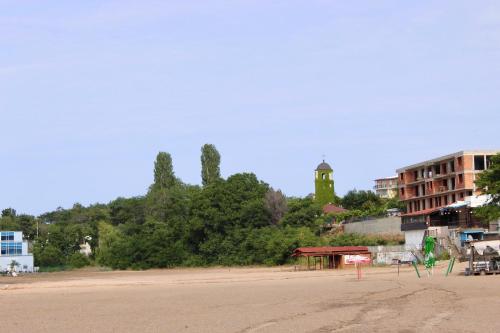 Gallery image of SUNSET ART Beach Front in Chernomorets