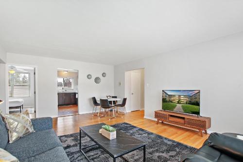 3BR Zona de estar Homey with Comfy Living Room Apartment - Bell 2G