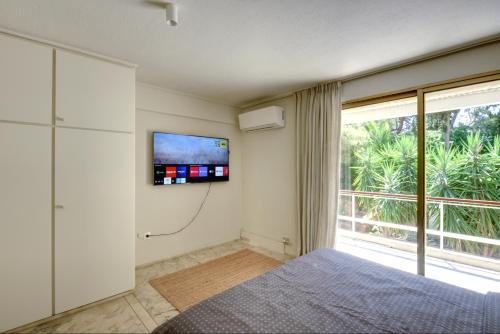 Kavouri Flat