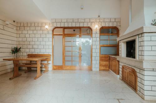 TV a/nebo společenská místnost v ubytování Family apartments - Guesthouse Vranješ