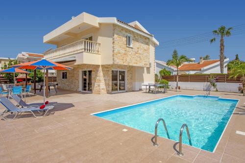 Villa Hera by Villa Plus