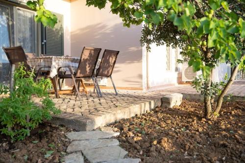Φωτογραφία από το άλμπουμ του Brian & Dora's house in Kontogourata σε Kardhakáta