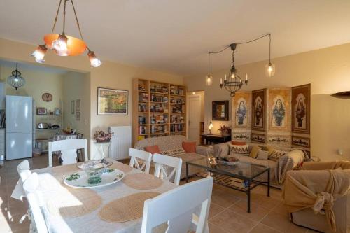 Φωτογραφία από το άλμπουμ του Brian & Dora's house in Kontogourata σε Kardhakáta