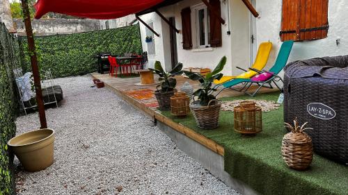 Vonkajšia záhrada v ubytovaní Ancien corps de ferme 3 chambres avec spa