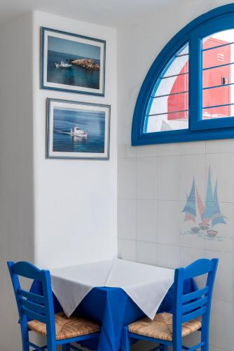 Gallery image of Ayeri Hotel in Parikia