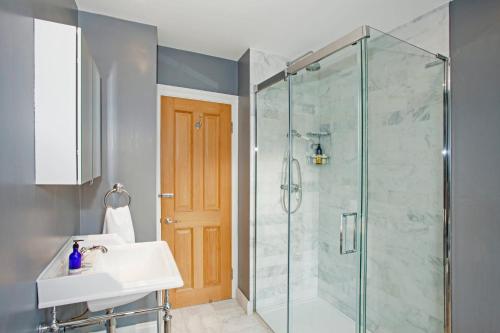Ванна кімната в Marylebone Luxury 2-Bed Duplex with Terrace