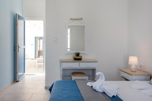 Gallery image of Ayeri Hotel in Parikia