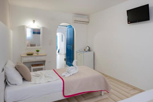Gallery image of Ayeri Hotel in Parikia