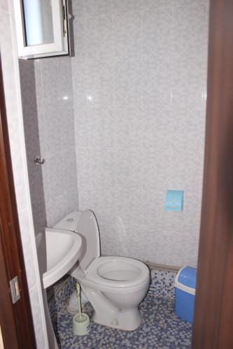 Un baño de Guest House Jamal