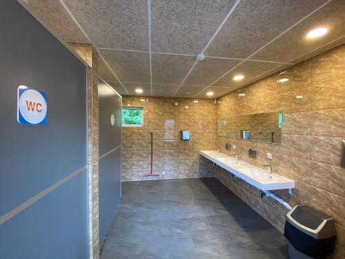 Phòng tắm tại Mereoja Camping