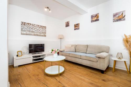 Nautica free parking