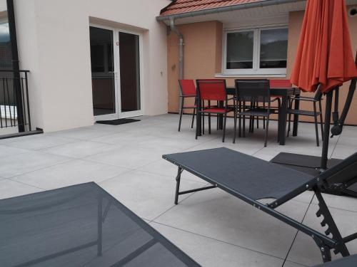 Balkón nebo terasa v ubytování Gîte Le Renouveau avec jacuzzi privatif