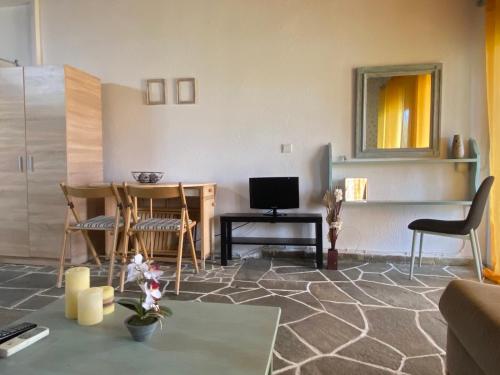 A television and/or entertainment centre at Seaside Villa II