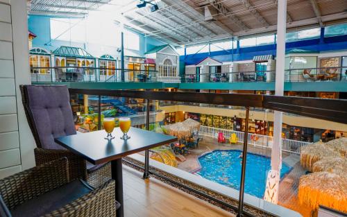 Kolam renang di atau dekat dengan Hôtel Québec Inn par JARO